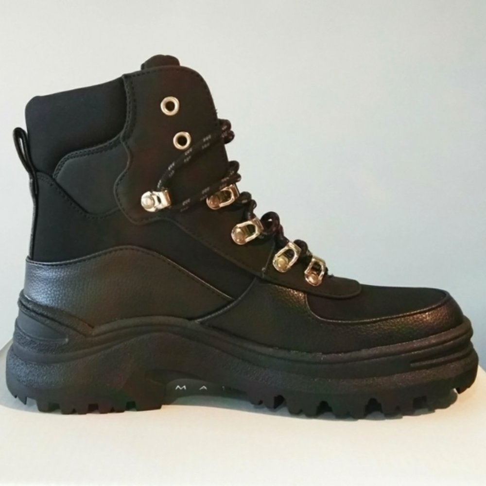 Boots - Picture 4 of 7